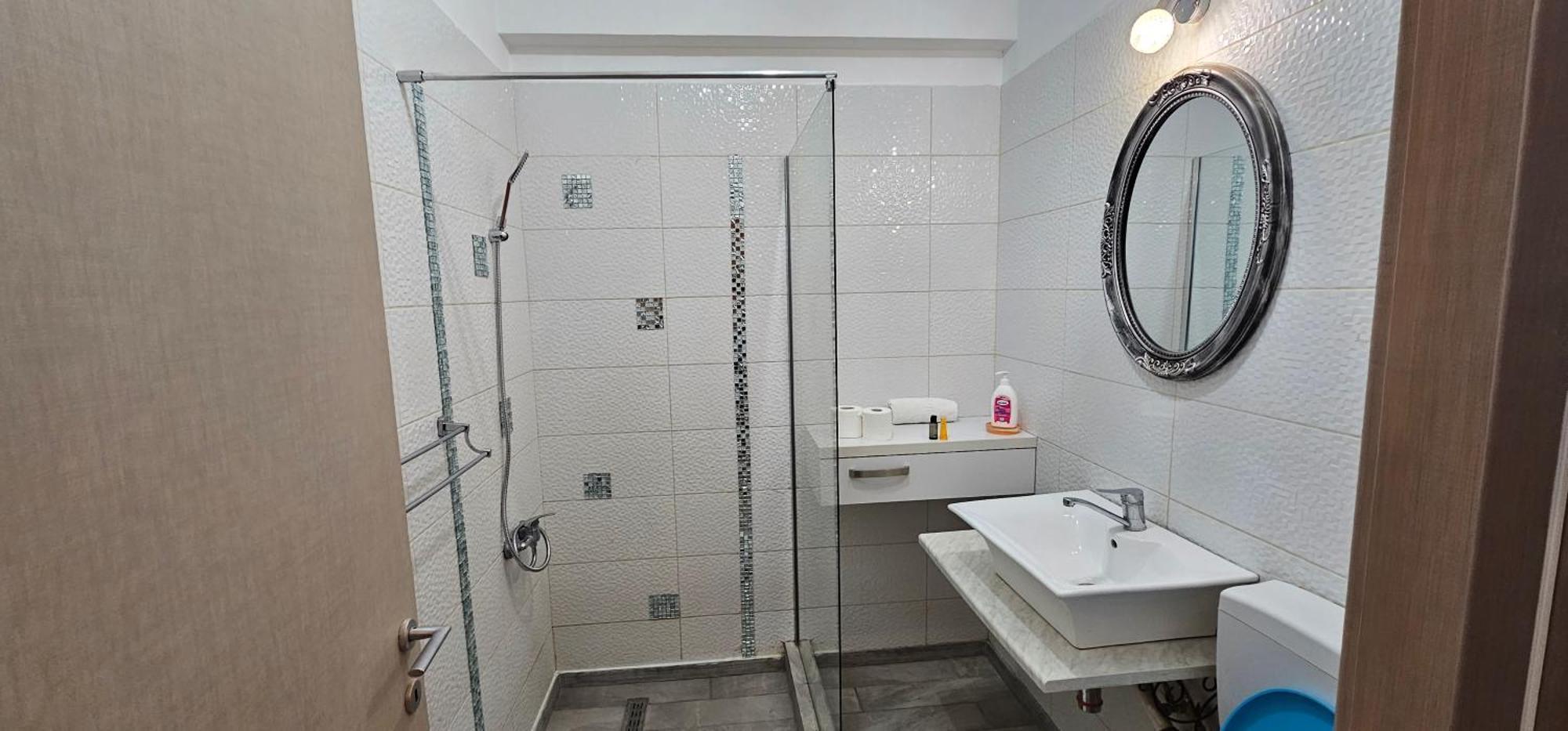 Luxury Aparthotel Promenada In Building Stefan Prima Linie La Mare Năvodari المظهر الخارجي الصورة